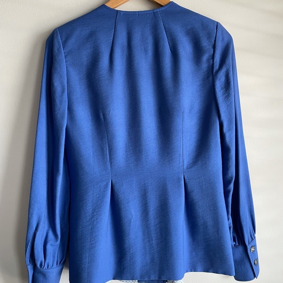 Violet blazer with long sleeves and deep v-neck - Picture 2 of 5